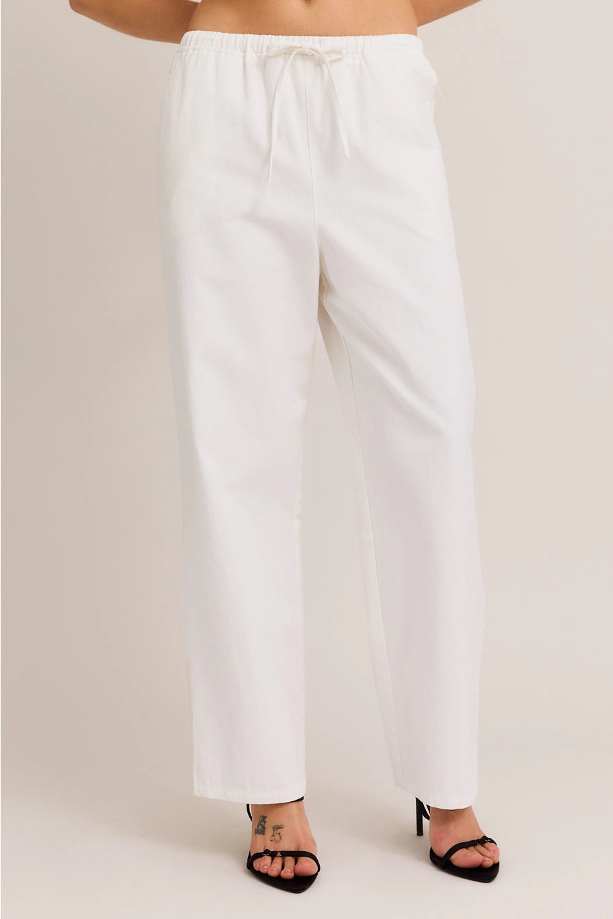 baggy white pants